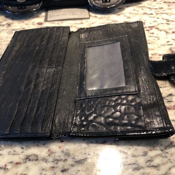 Fendi B bag and matching wallet - Picture 5 of 16